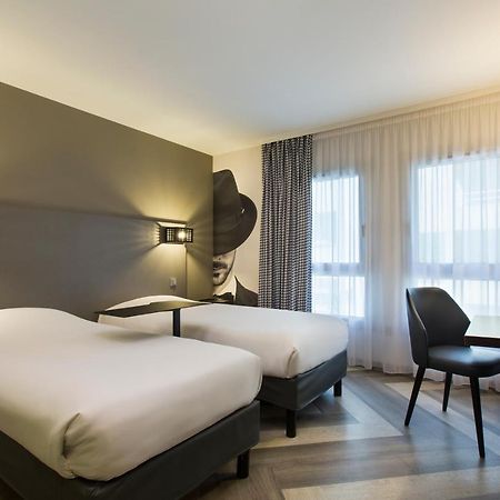 Ibis Styles Nice Centre Port Exterior photo