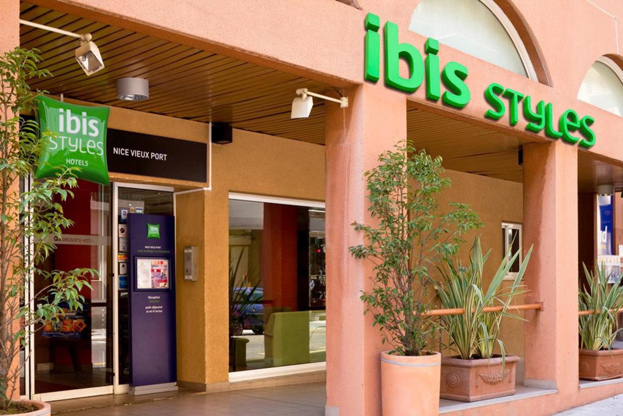 Ibis Styles Nice Centre Port Exterior photo