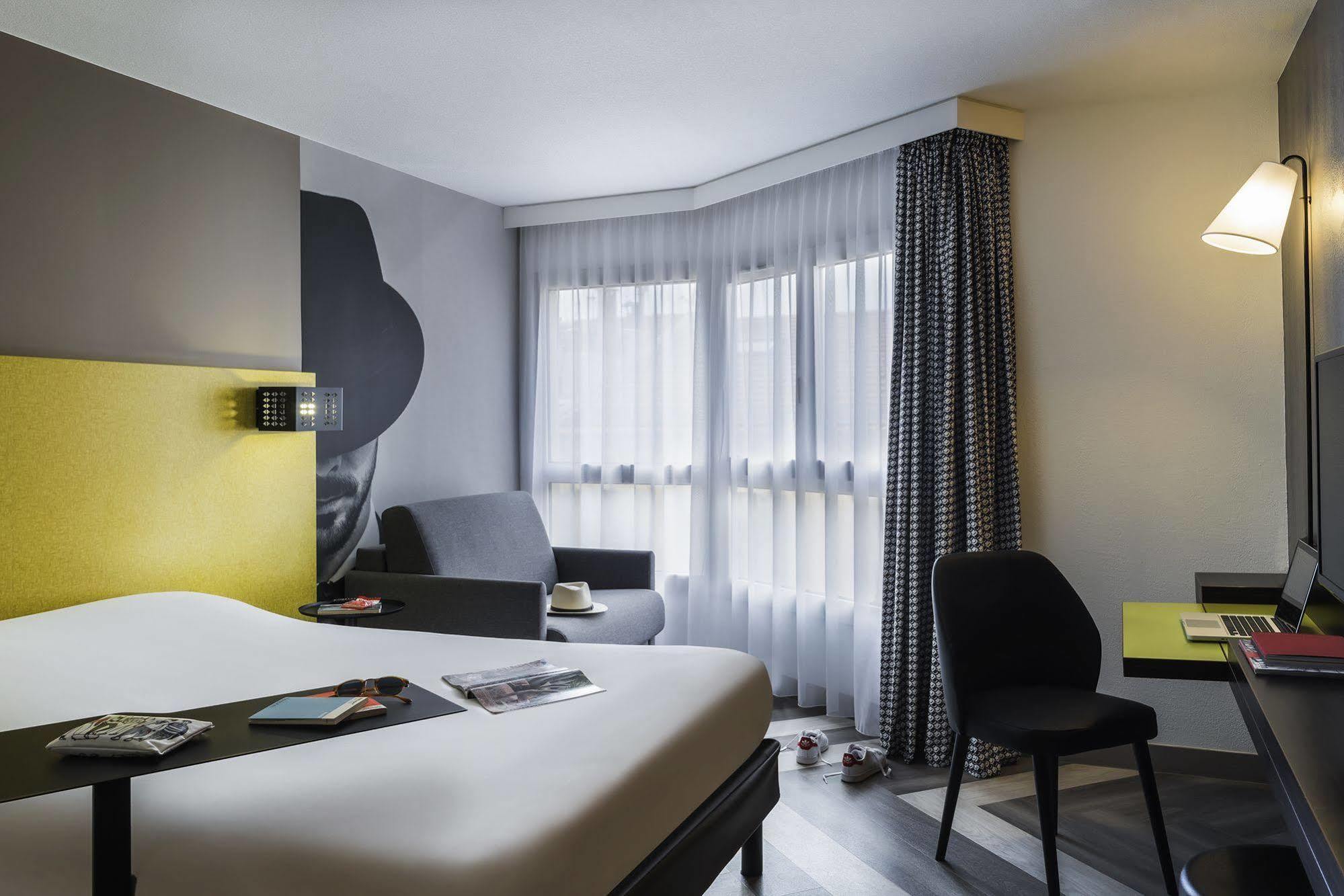 Ibis Styles Nice Centre Port Exterior photo