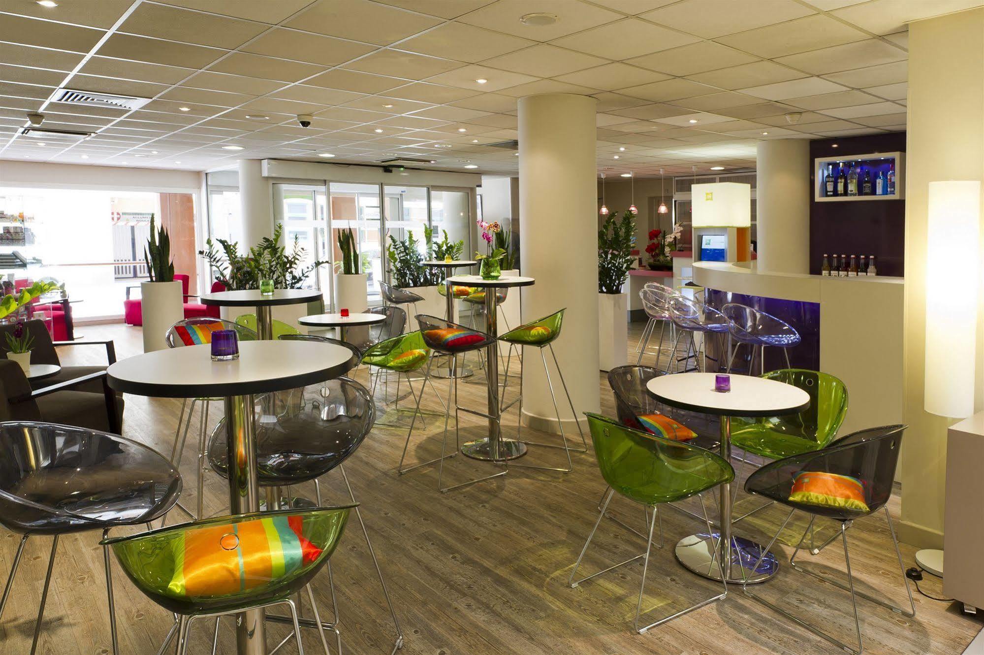 Ibis Styles Nice Centre Port Exterior photo