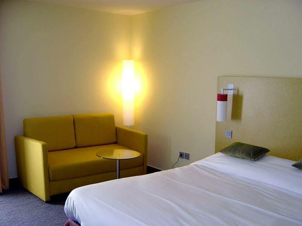 Ibis Styles Nice Centre Port Exterior photo